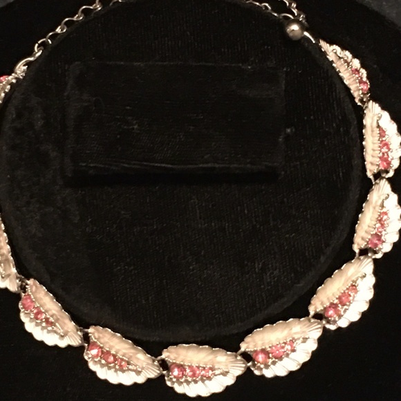 ✨Extremely rare vintage B.S.K. fuchsia necklace ✨ - Picture 2 of 7
